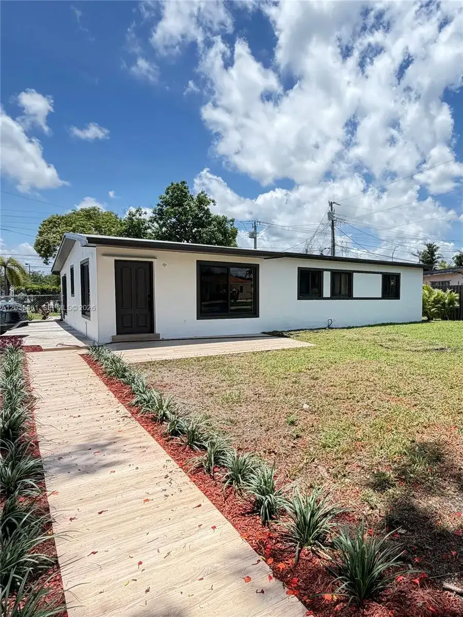 2930 SW 106th Ave, Miami FL 33165 photo 2