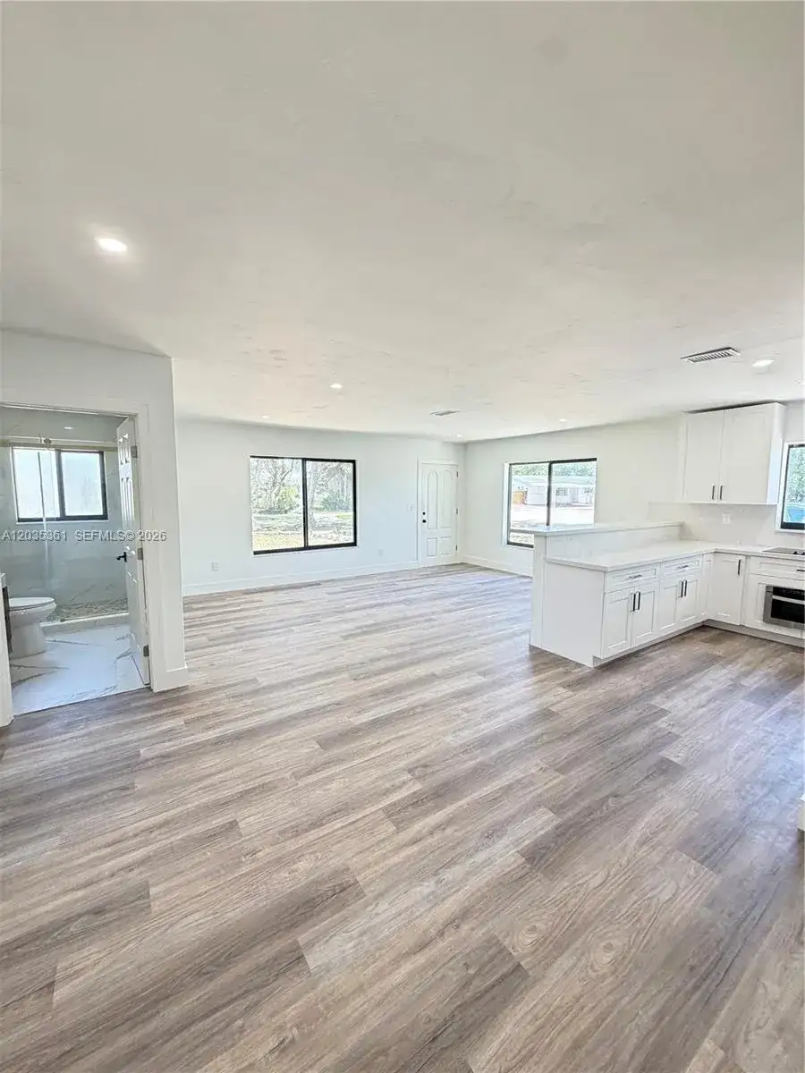 2930 SW 106th Ave, Miami FL 33165 photo 3
