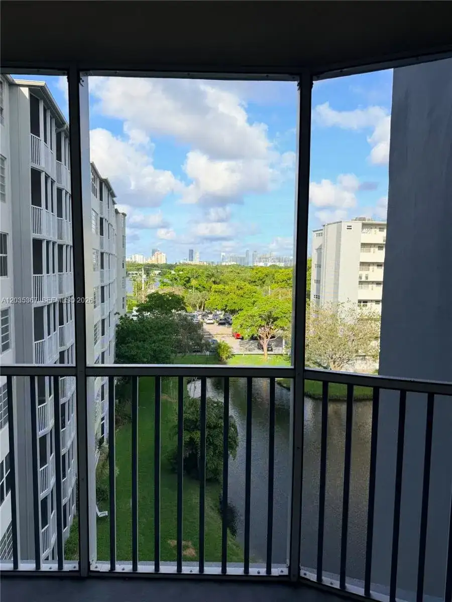 1770 NE 191st St # 1, Miami FL 33179 photo 2