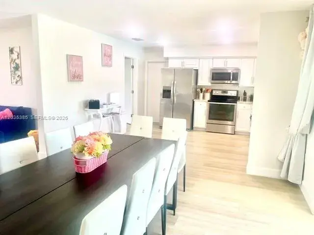 614 S Crescent Dr, Hollywood FL 33021