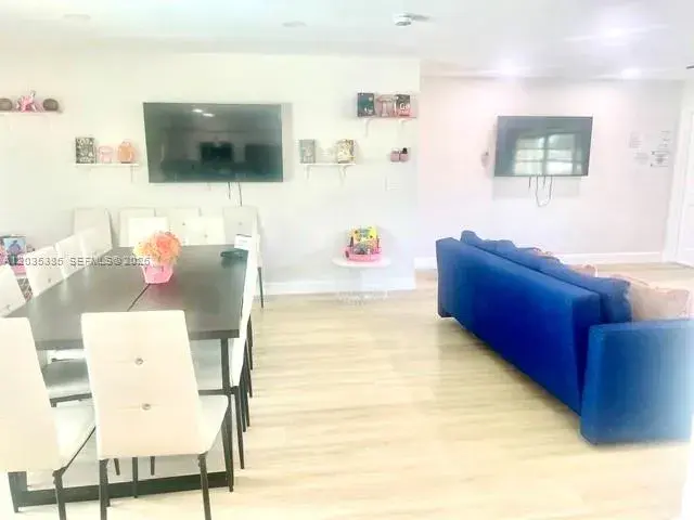 614 S Crescent Dr, Hollywood FL 33021