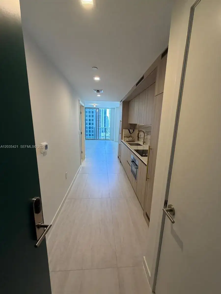 77 SE 5th # 2512, Miami FL 33131 photo 2