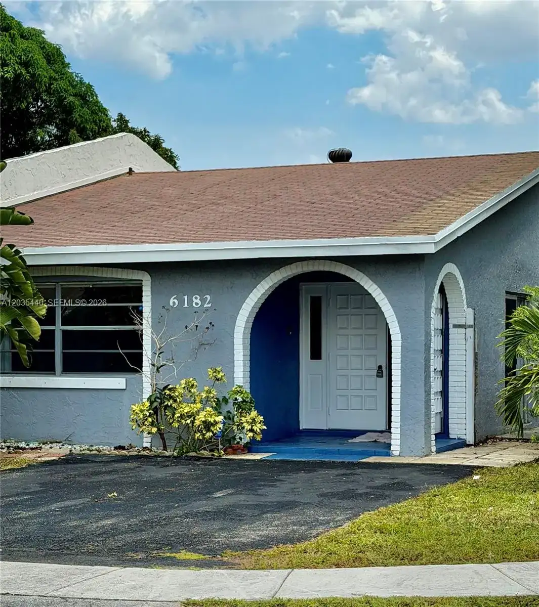 6182 SW 4th St, Margate FL 33068 photo 2