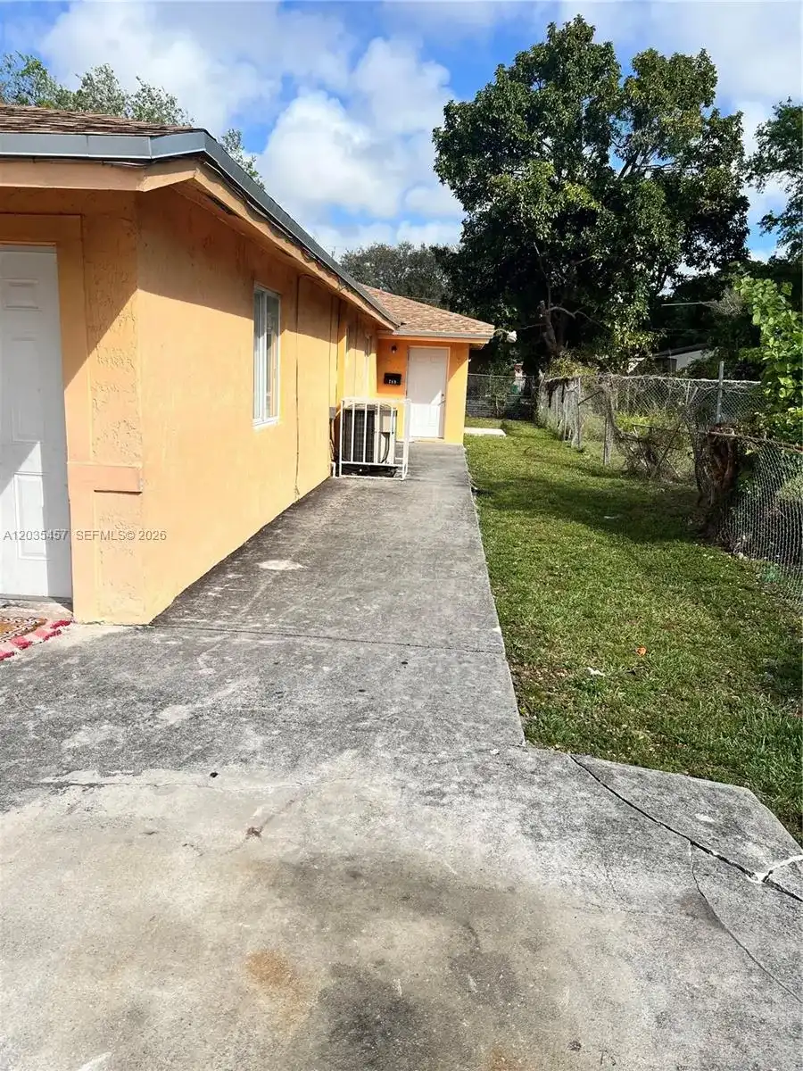 789 NW 55th Ter # B, Miami FL 33127
