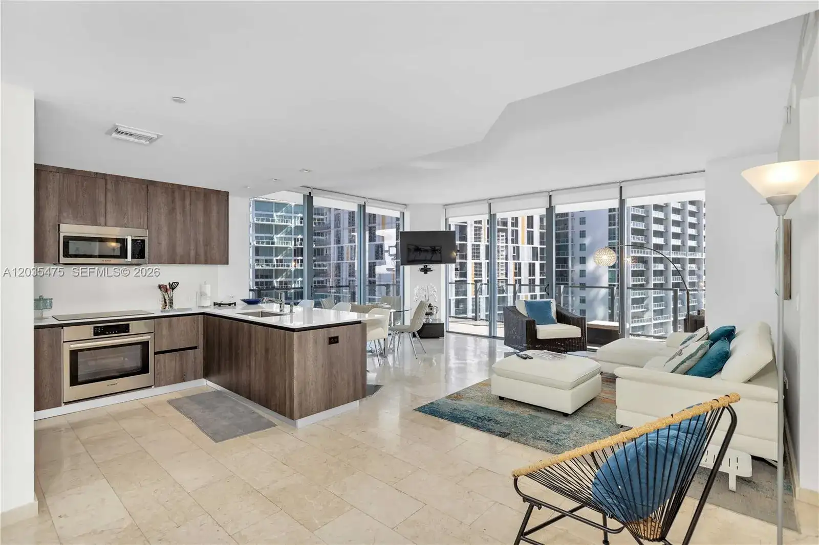68 SE 6th St # 1611, Miami FL 33131 photo 3