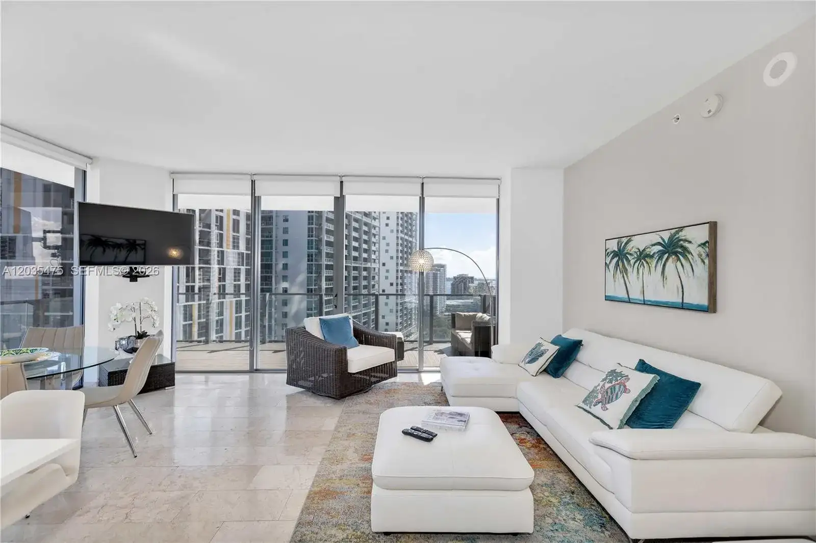 68 SE 6th St # 1611, Miami FL 33131 photo 4