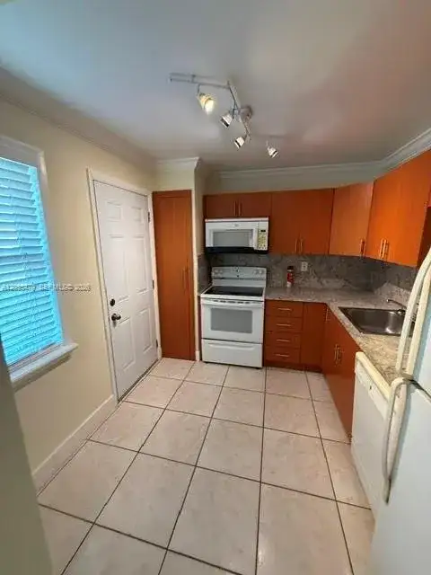 1501 NE 191st St # C107, Miami FL 33179 photo 4