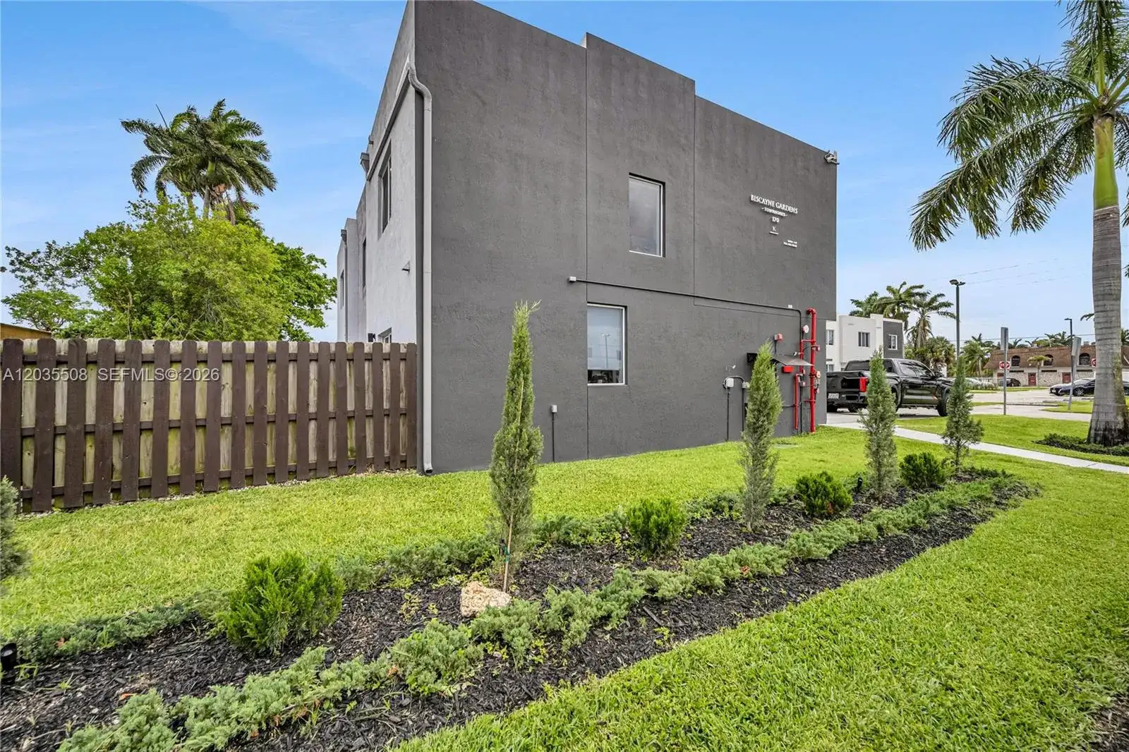 170 NW 158th St # 7, Miami FL 33169 photo 2