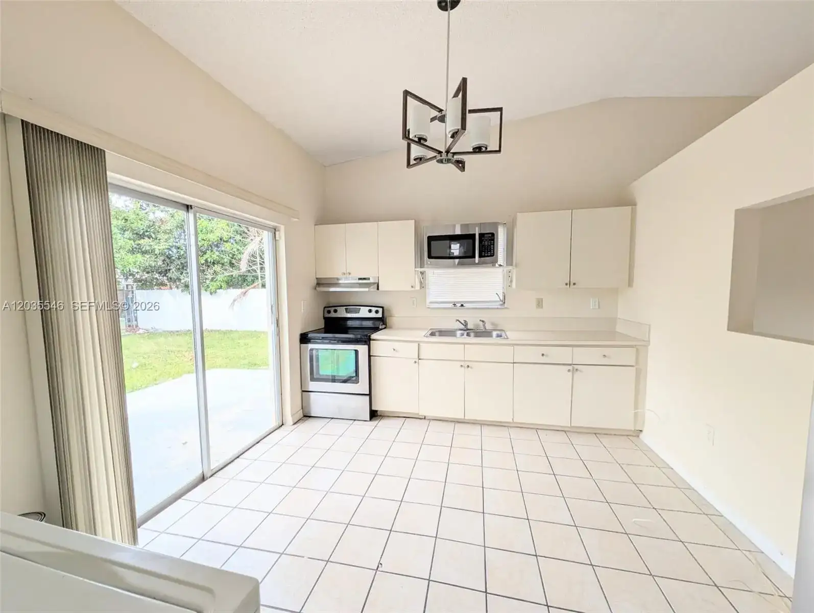 15945 SW 304th St, Homestead FL 33033 photo 4