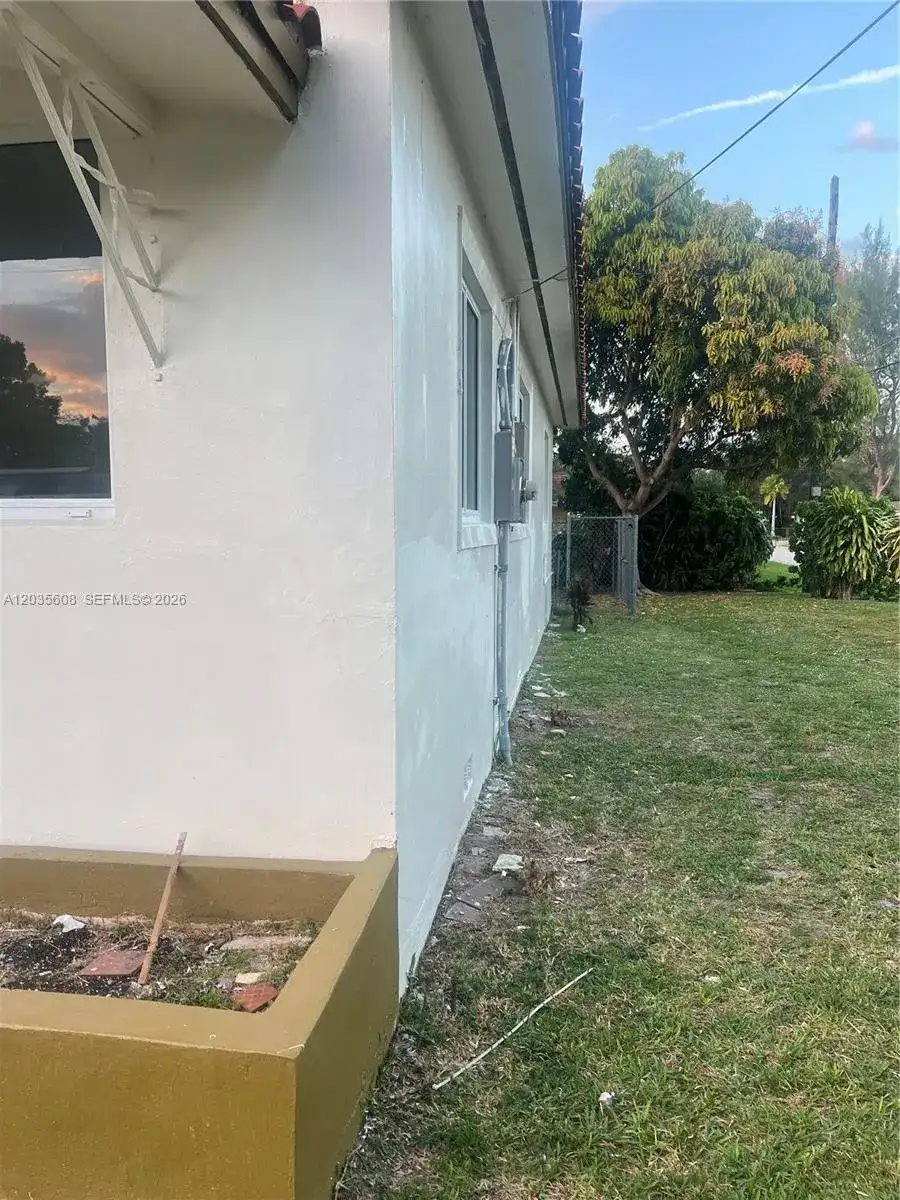 395 NE 112th St # 0, Miami FL 33161 photo 2