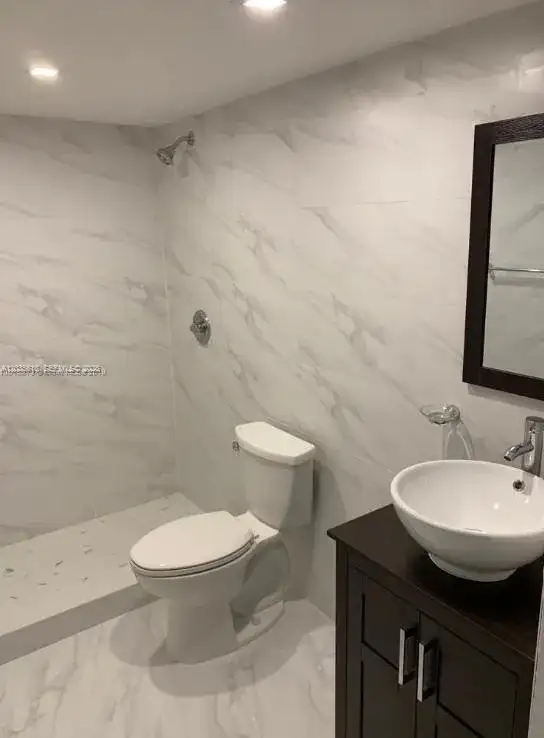 6175 NW 186th St # 305, Hialeah FL 33015 photo 2