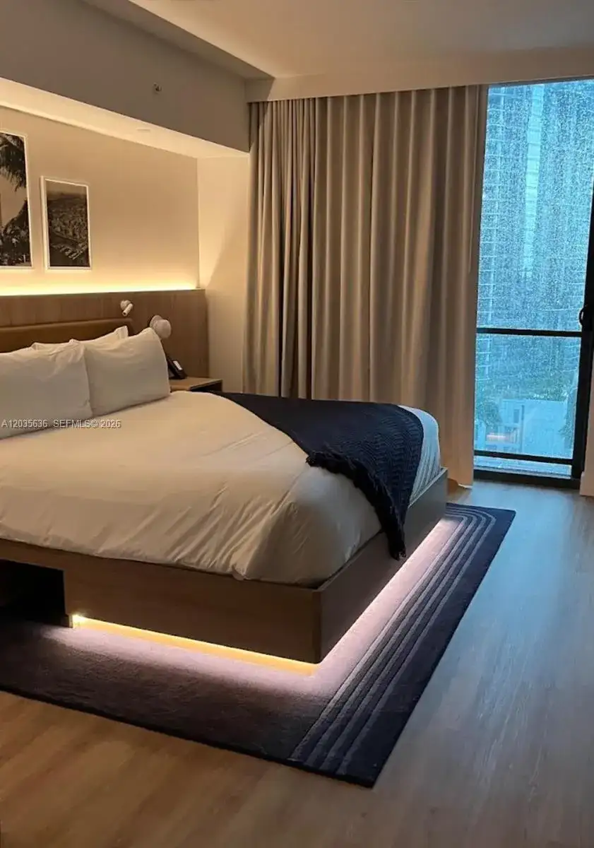 601 NE 1st Ave # 1720, Miami FL 33132 photo 3