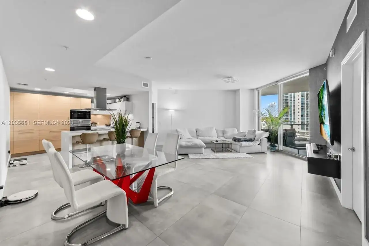 17111 Biscayne Blvd # 503, North Miami Beach FL 33160 photo 2