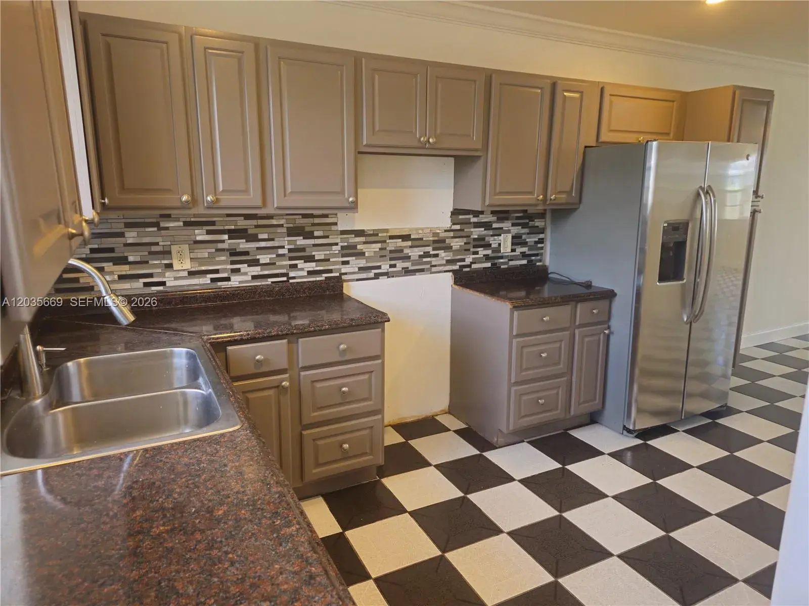 2521 NW 13th Ave # 2521, Miami FL 33142