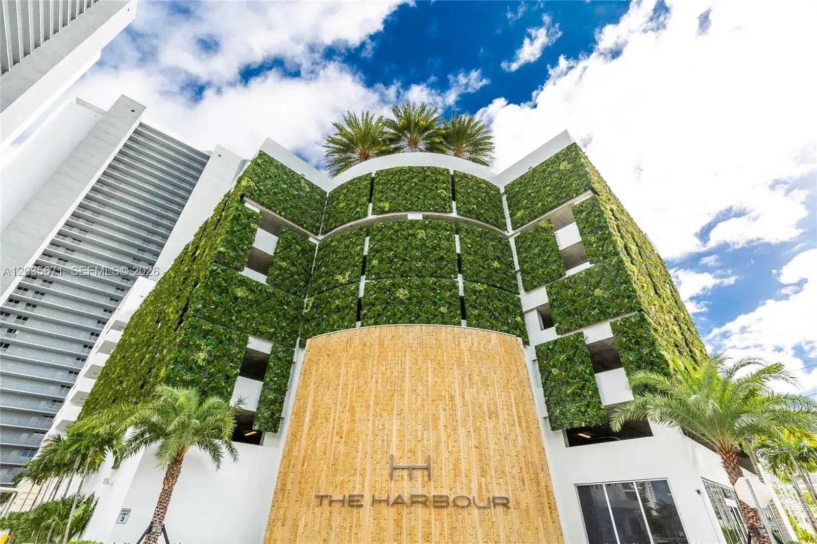 16385 Biscayne Blvd # 1805, North Miami Beach FL 33160 photo 2