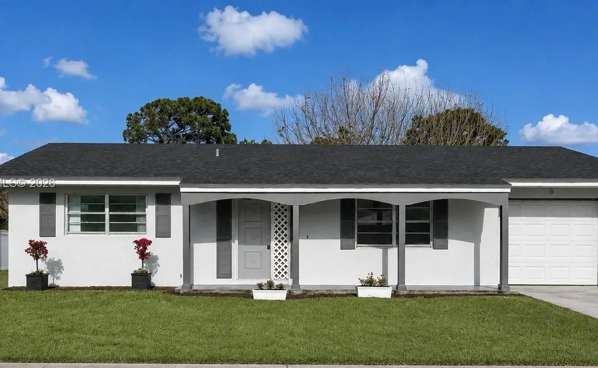 1781 SE Fairfield St, Port St. Lucie FL 34983
