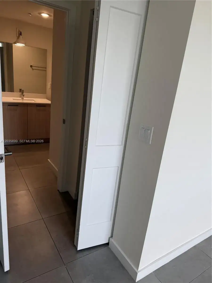 16395 Biscayne Blvd # 318, North Miami Beach FL 33160 photo 5