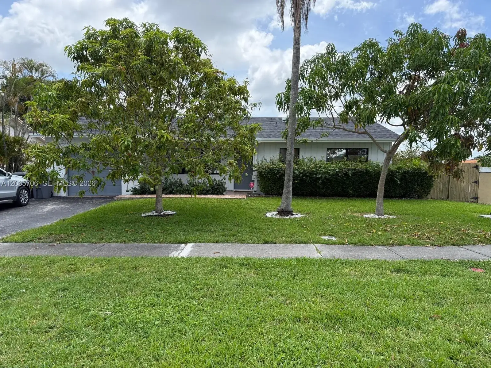 9764 Saddlebrook Dr, Boca Raton FL 33496 photo 2