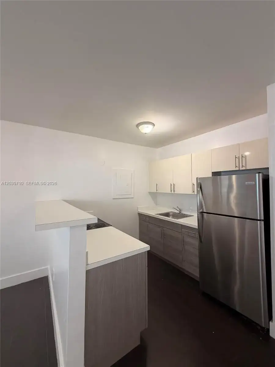 1040 NW 3rd Ave # 5, Miami FL 33136 photo 2