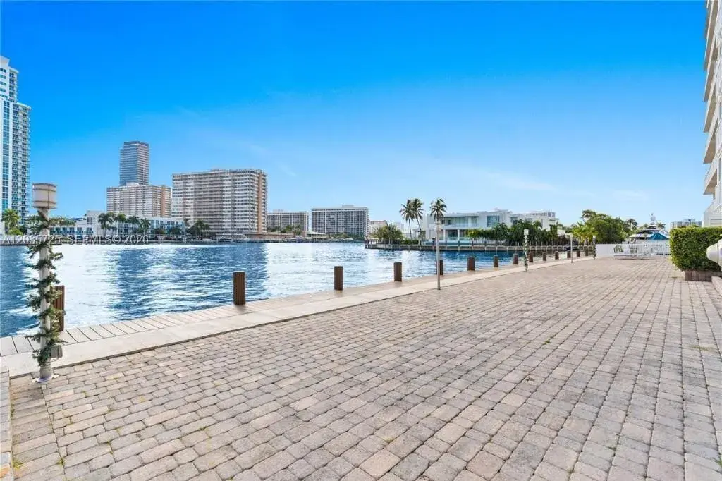 121 Golden Isles Dr # 904, Hallandale Beach FL 33009