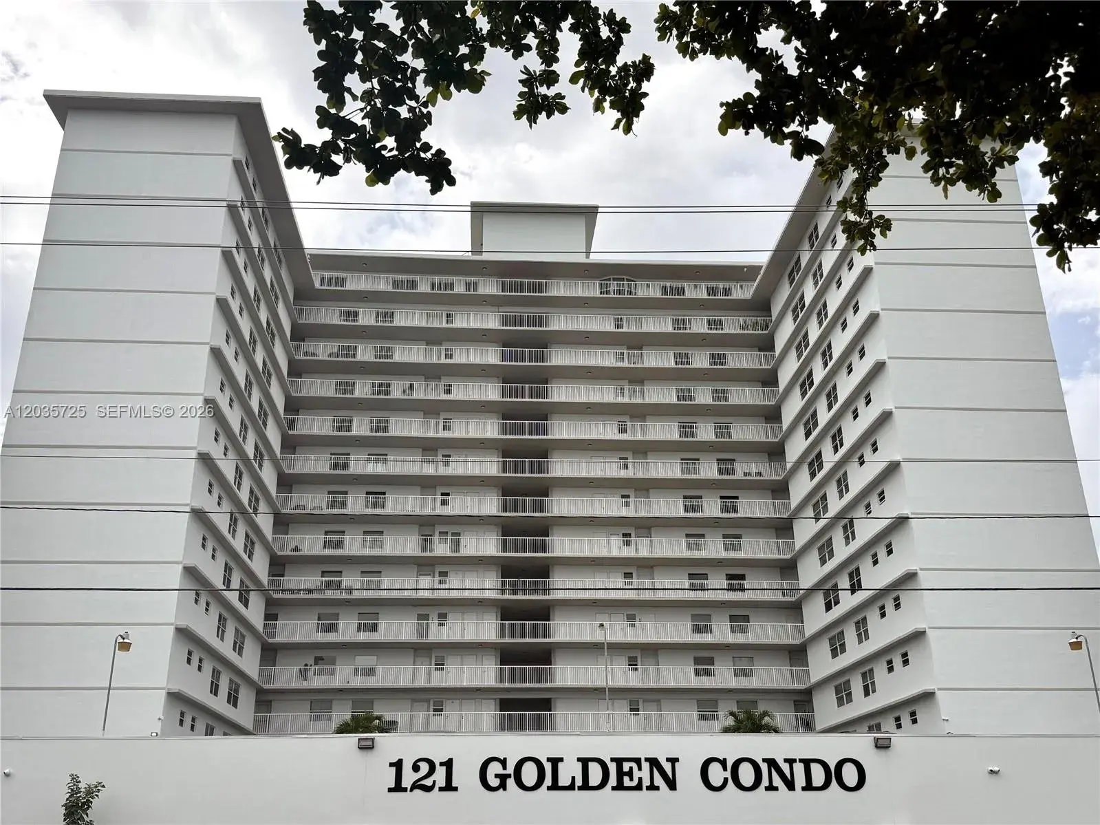 121 Golden Isles Dr # 904, Hallandale Beach FL 33009