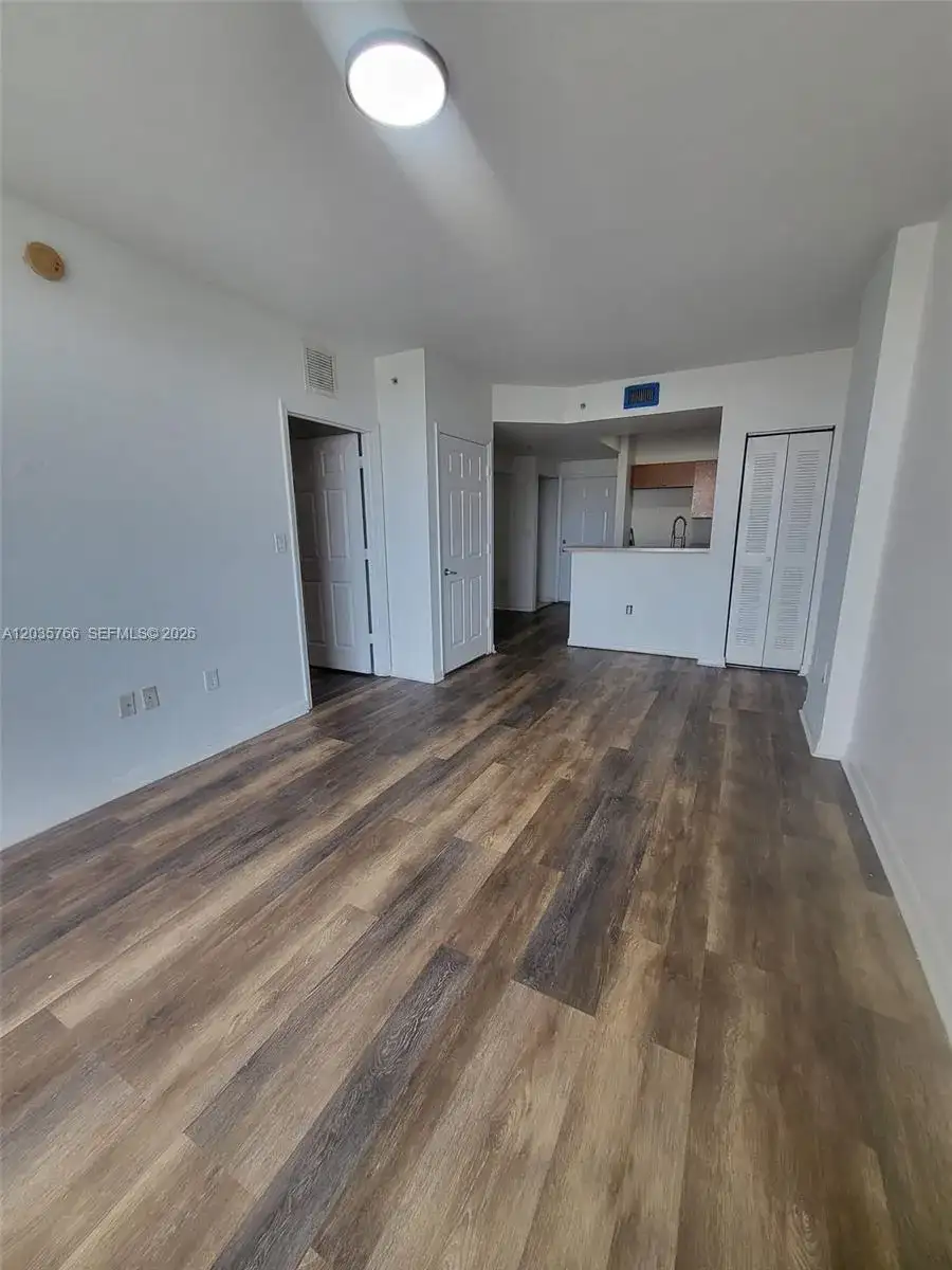 120 SW 8th Ave # 502, Miami FL 33130 photo 2