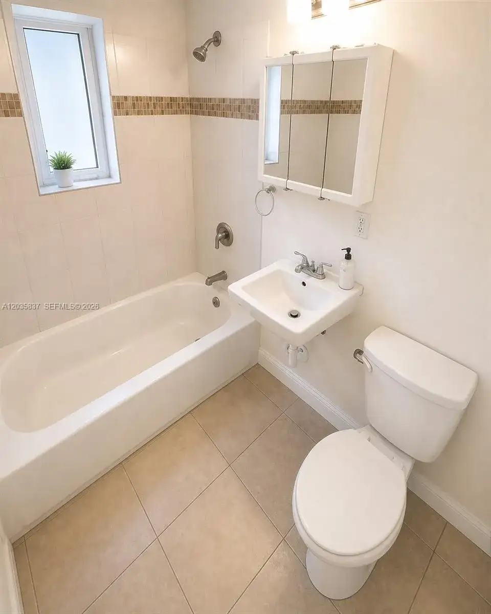 1533 NW 2nd Ave # 6, Miami FL 33136 photo 2