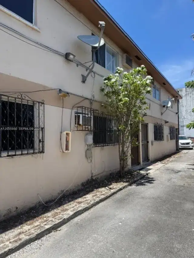 927 NW 7th Ct # 2, Miami FL 33136 photo 2