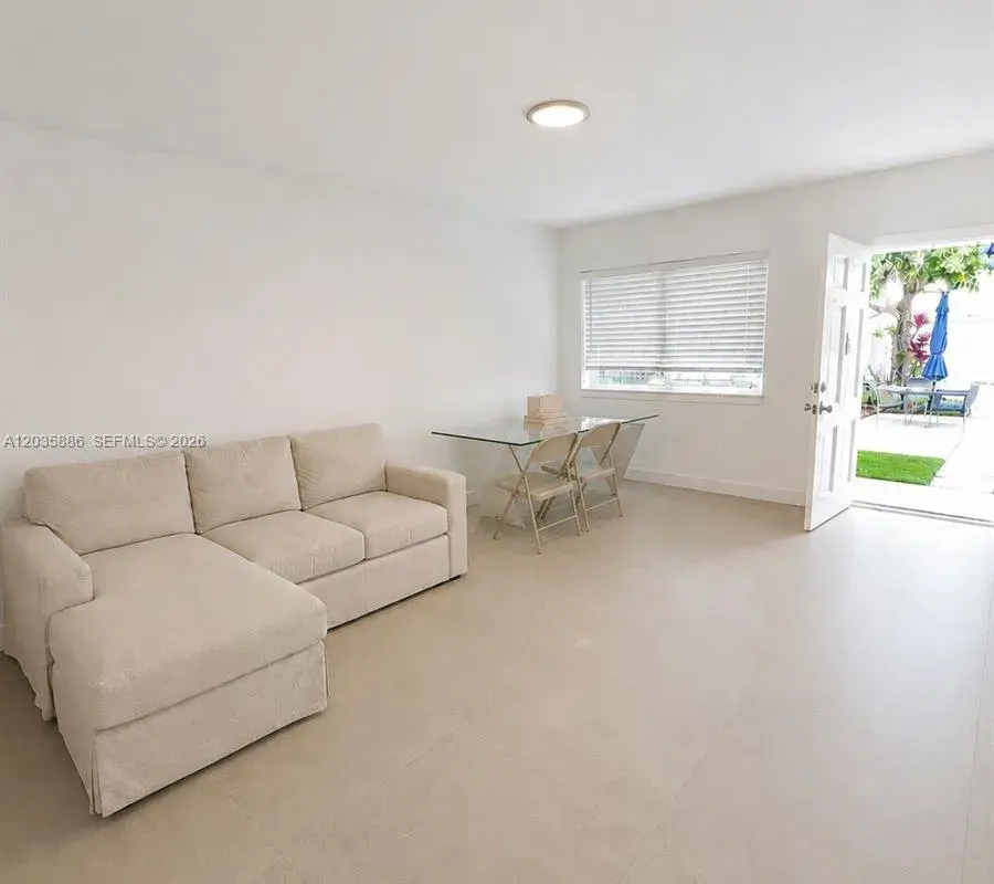 467 Golden Isles Dr # 110, Hallandale Beach FL 33009