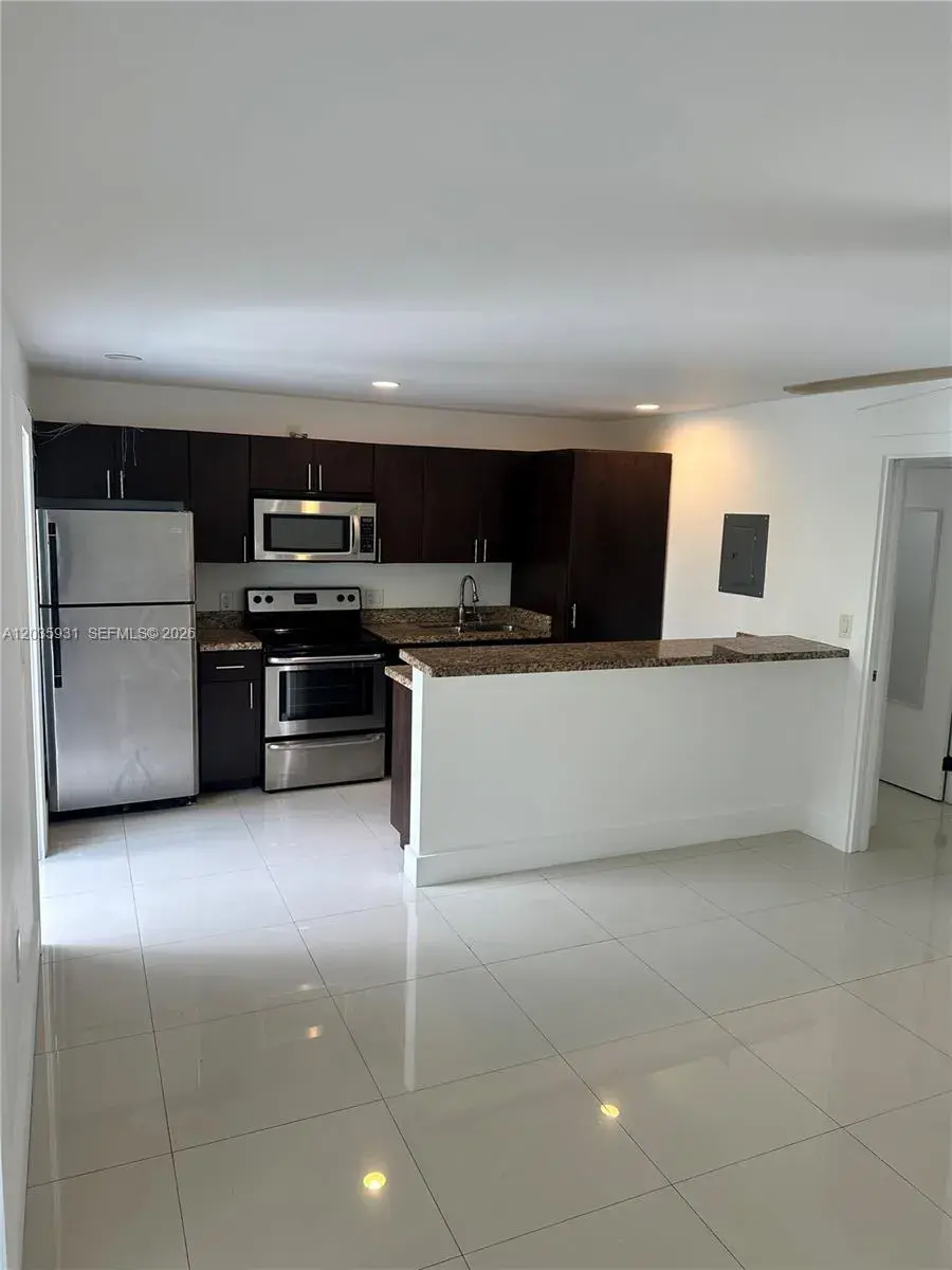 3071 SW 27th Ave # 25, Miami FL 33133