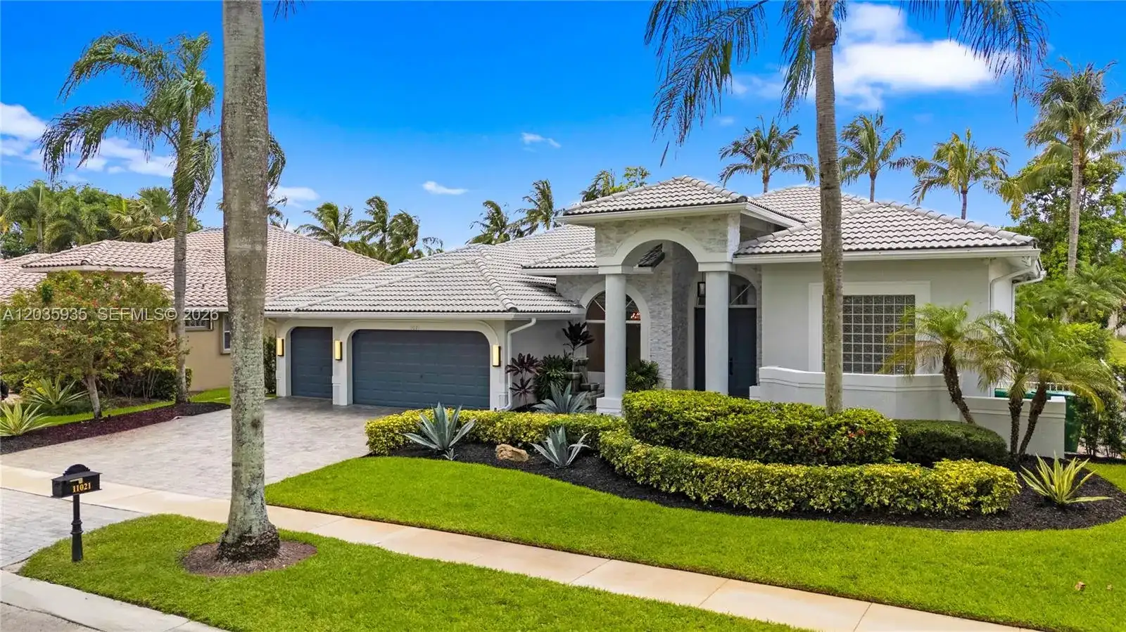 11021 Redhawk St, Plantation FL 33324 photo 2