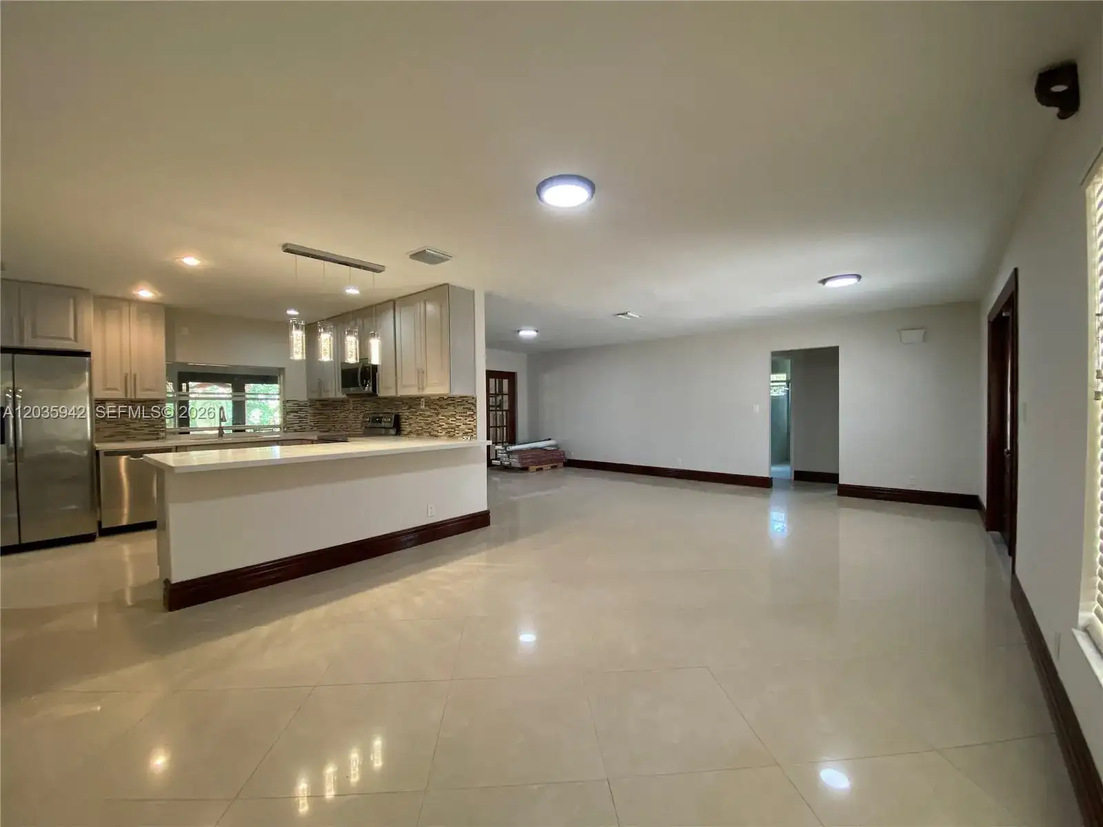 490 Bonaventure Blvd, Weston FL 33326 photo 2