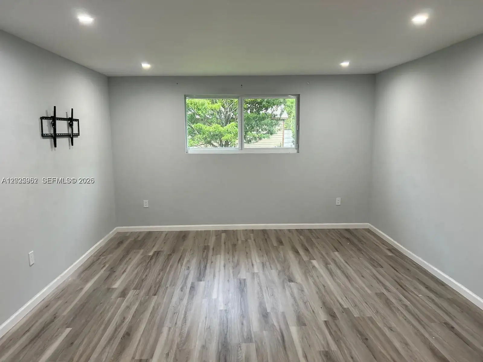 8764 SW 54th Ter, Miami FL 33165 photo 2
