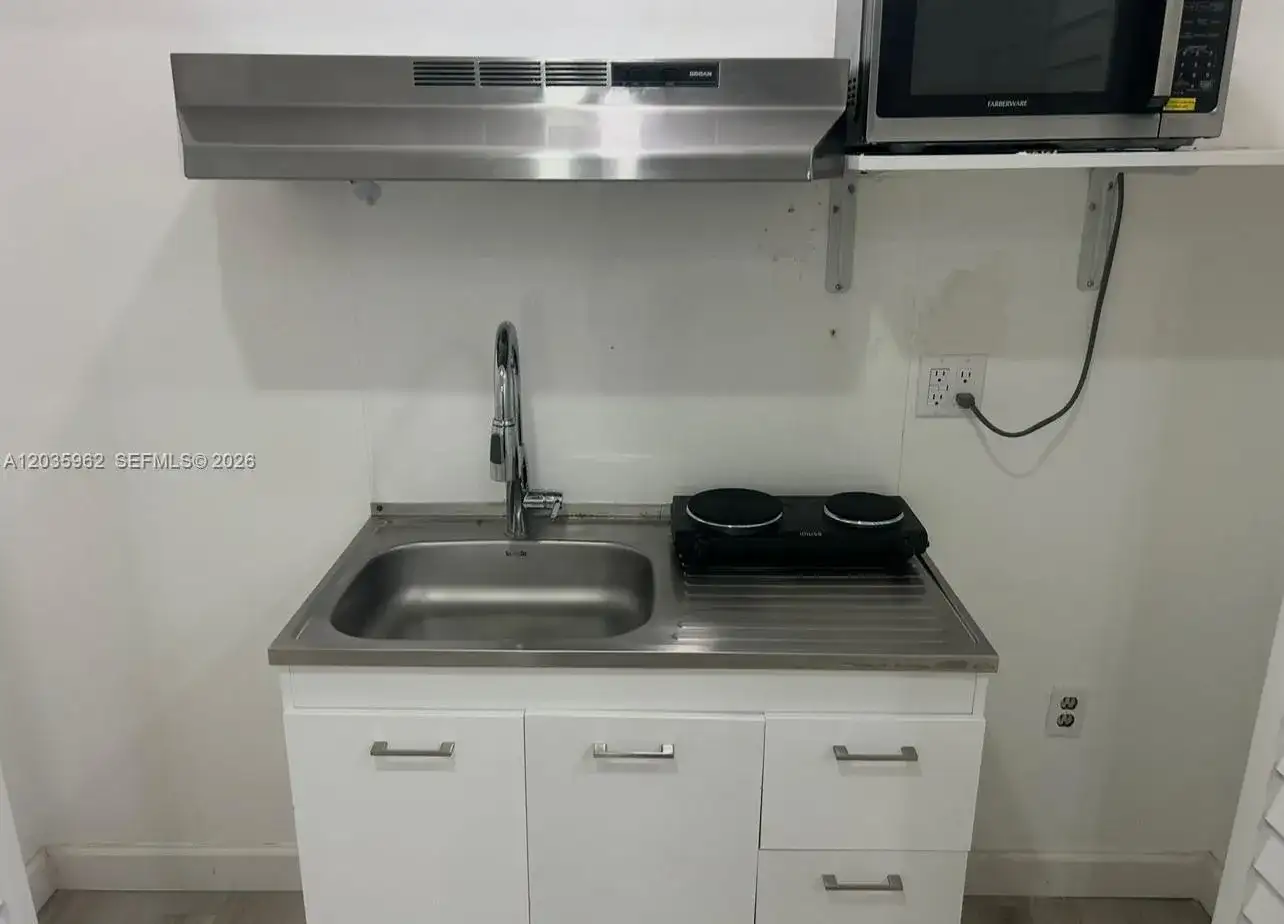 8764 SW 54th Ter, Miami FL 33165 photo 4