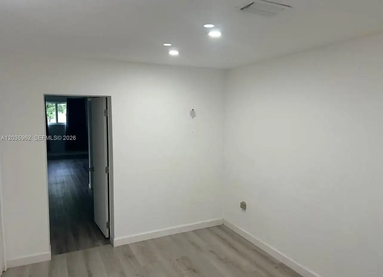 8764 SW 54th Ter, Miami FL 33165 photo 5