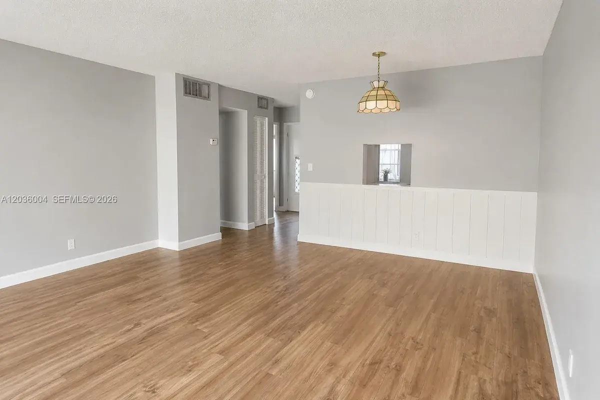 1000 NE 14th Ave # 404, Hallandale Beach FL 33009