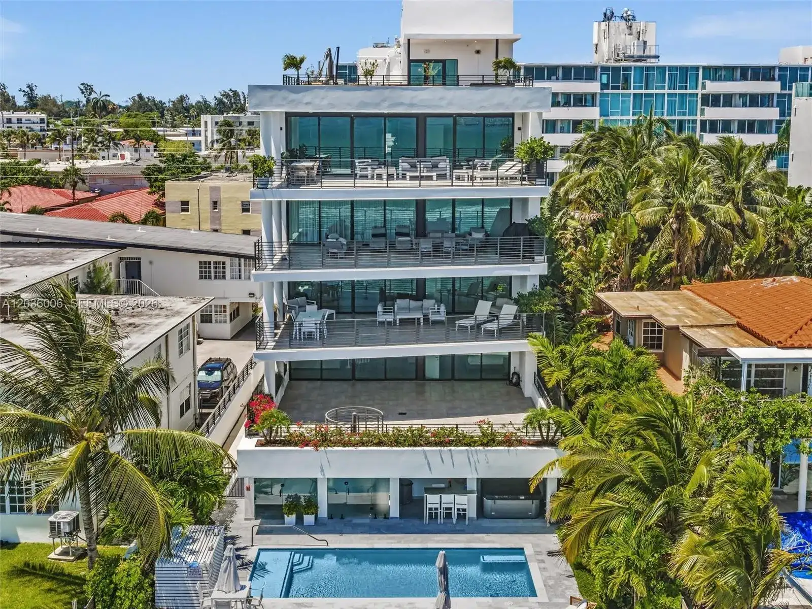 1930 Bay Dr, Miami Beach FL 33141 photo 2