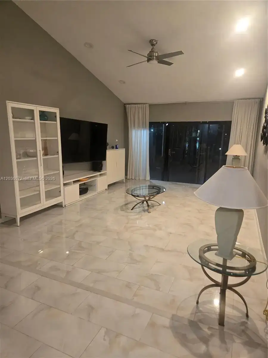 590 NE 199th Ter # 2Y, Miami FL 33179 photo 3