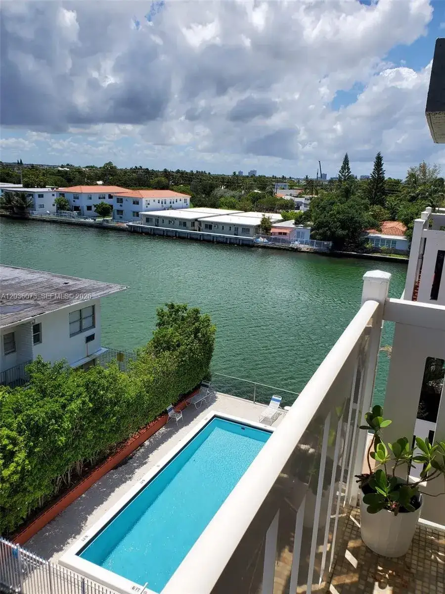 1 bedroom 1 bath Residential for sale at 7900 Tatum Waterway Dr # 502, Miami Beach FL 33141