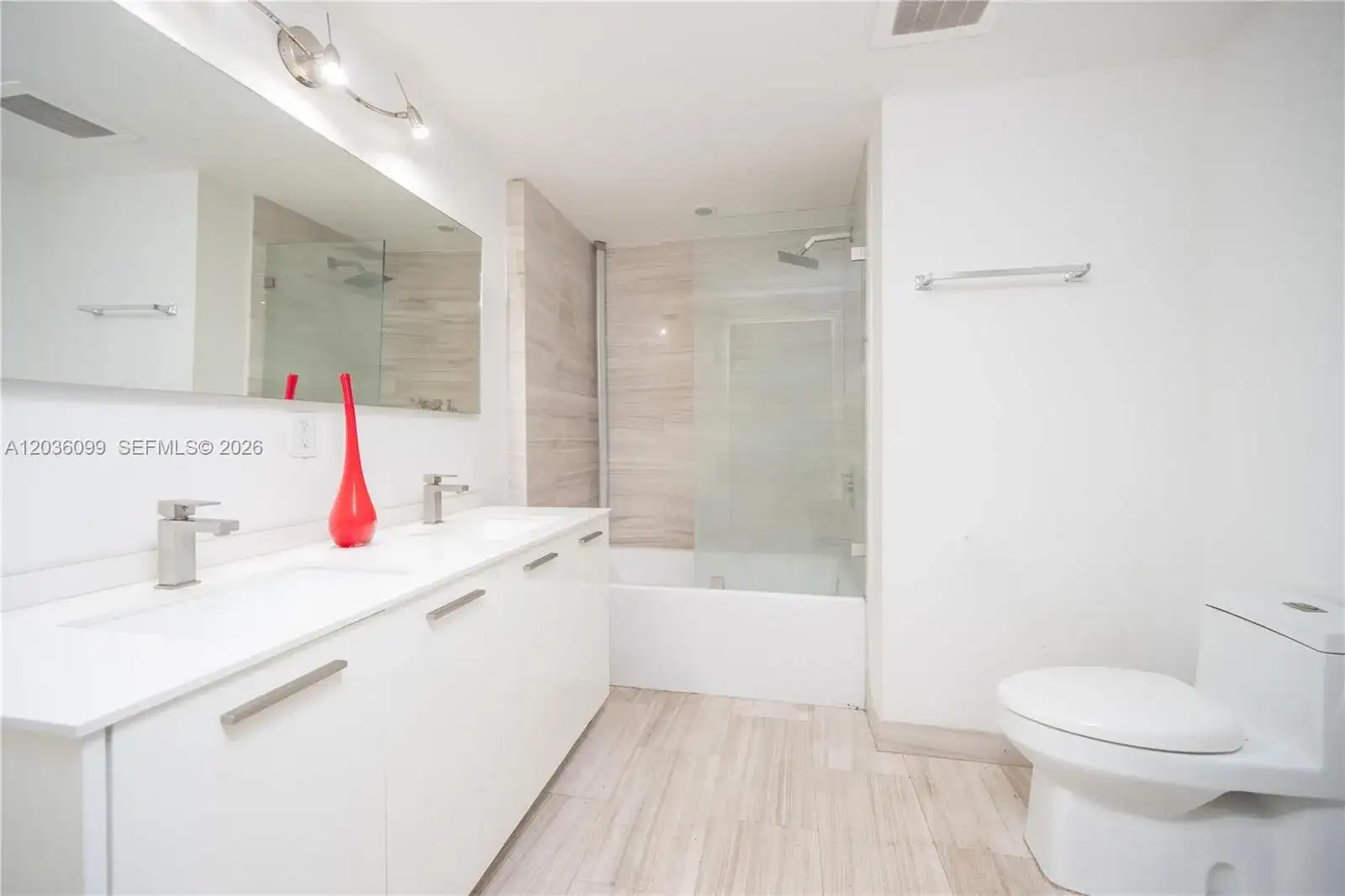 1300 Brickell Bay Dr # 710, Miami FL 33131 photo 4