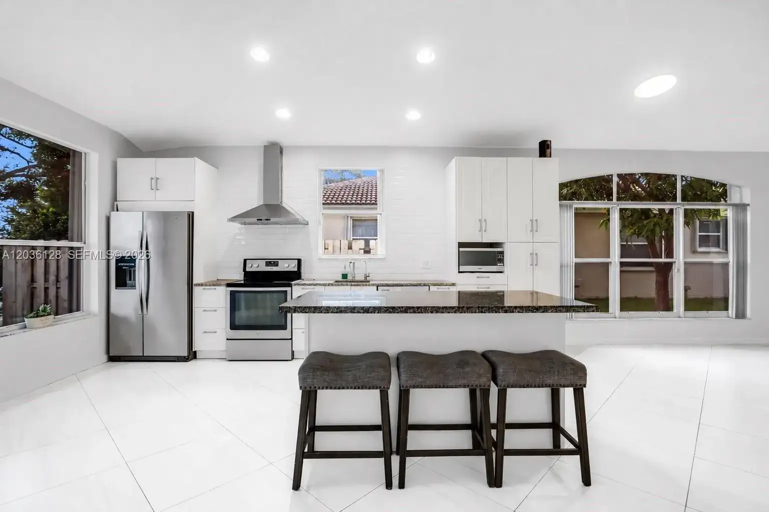 13092 NW 8th St, Pembroke Pines FL 33028 photo 5