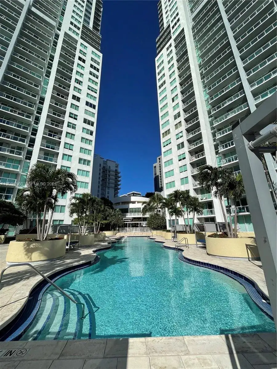 253 NE 2nd St # 2108, Miami FL 33132 photo 2