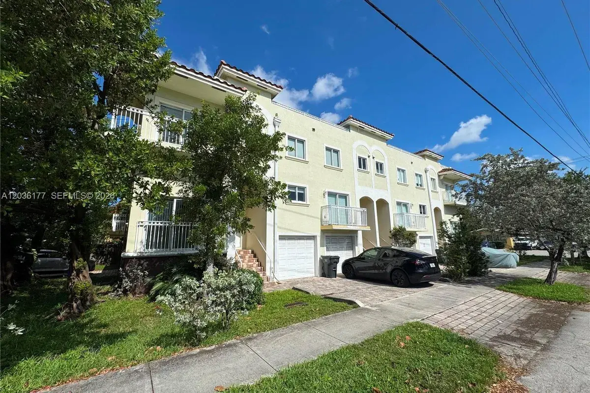 820 N 17th Ave, Hollywood FL 33020
