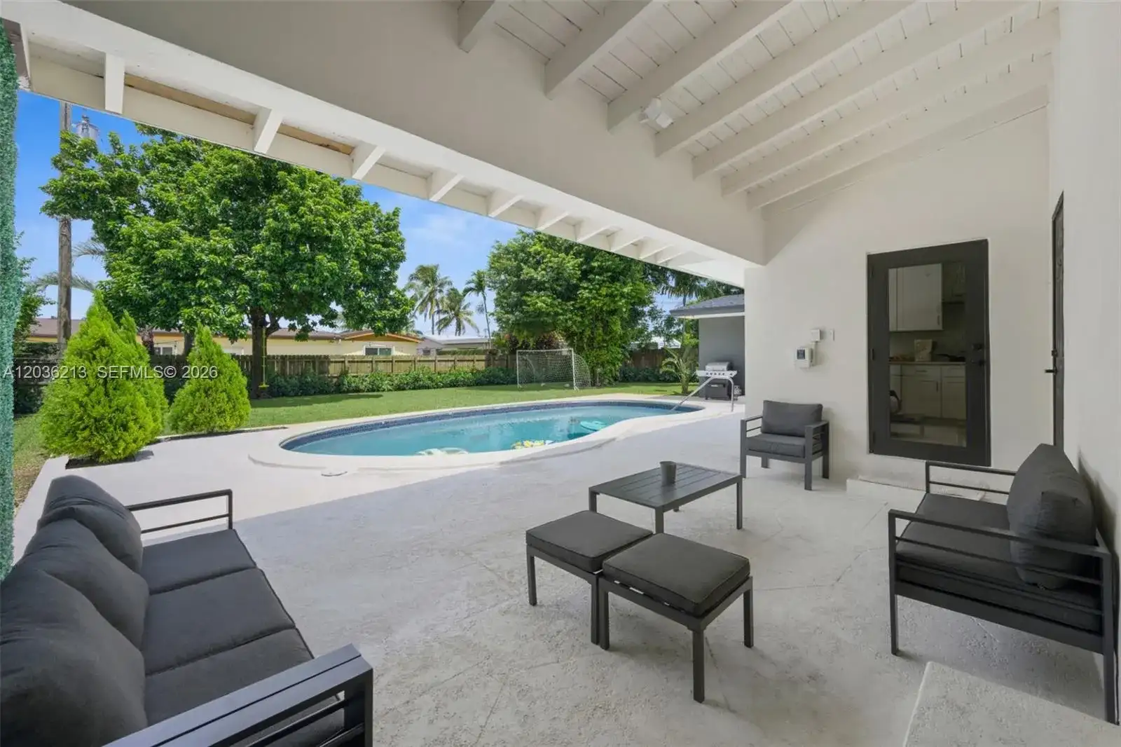 1951 NE 187 th dr, North Miami Beach FL 33179 photo 4