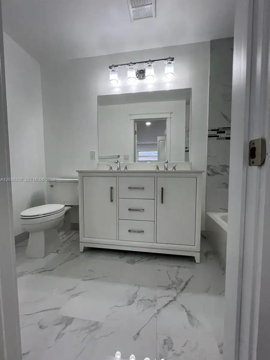 3421 NE 5th Ave # C, Pompano Beach FL 33064 photo 5