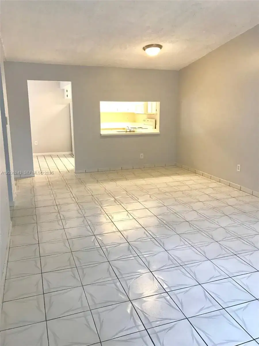 9810 Hammocks Blvd # 202, Miami FL 33196 photo 4