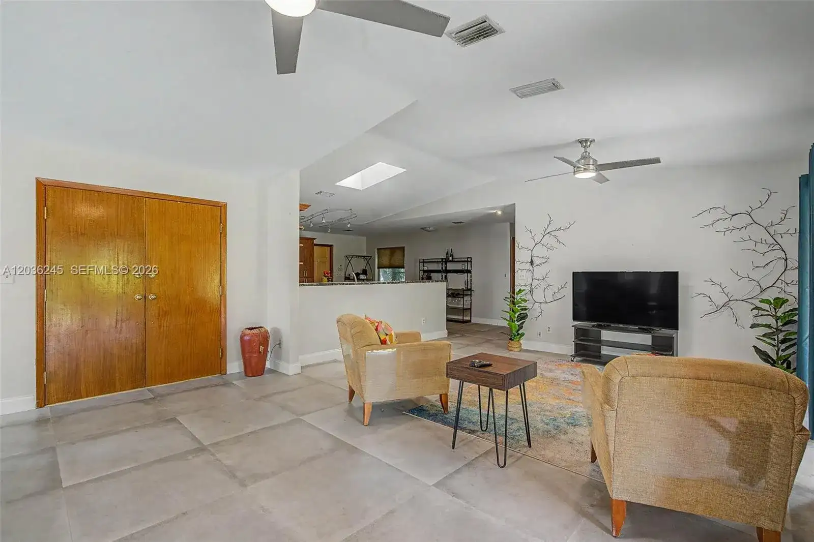 15741 SW 147th Ct, Miami FL 33187 photo 2