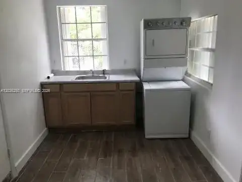 3244 SW 3rd St # L, Miami FL 33135 photo 3
