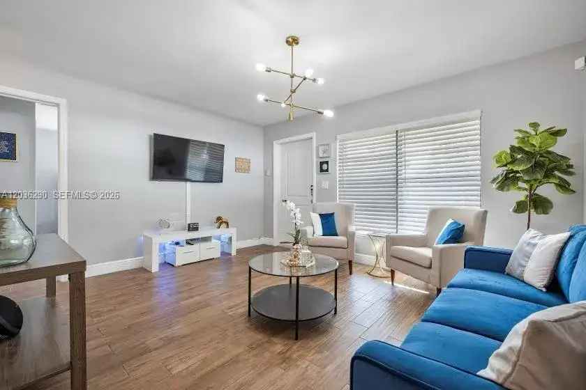 5232 NE 2nd Ave, Oakland Park FL 33334 photo 4