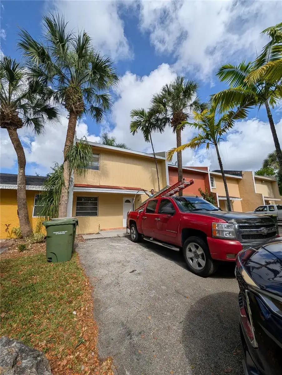 58 SW 14th Ter, Homestead FL 33030